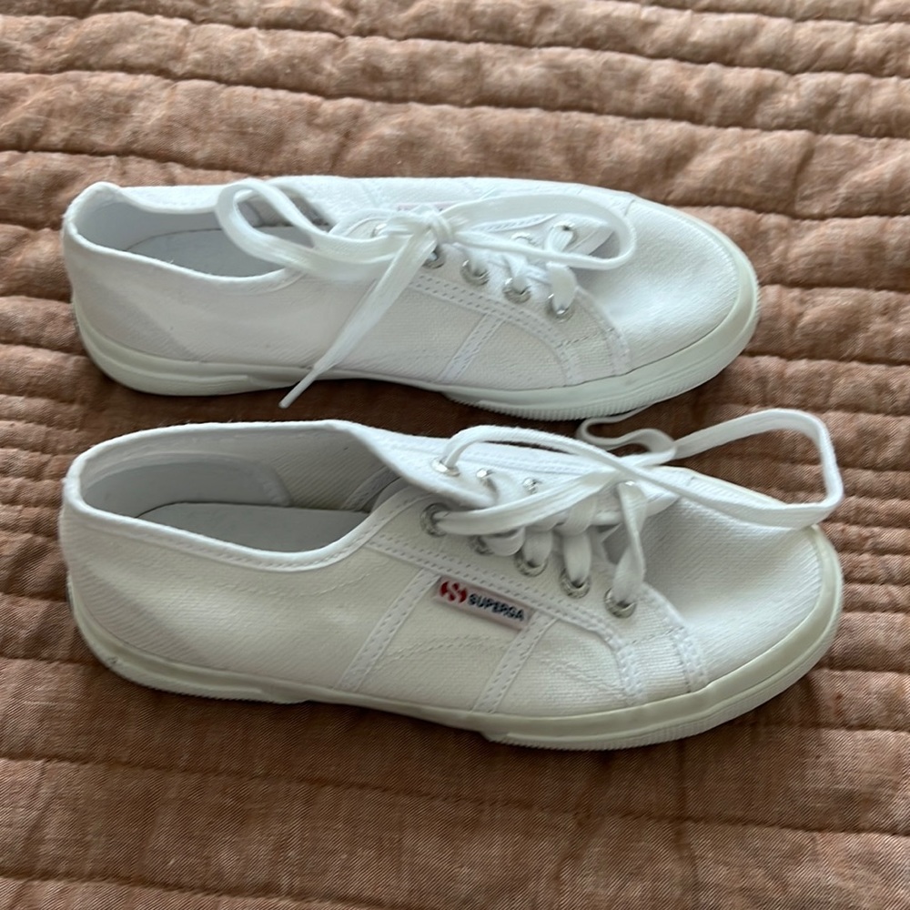 NWOT classic white superga